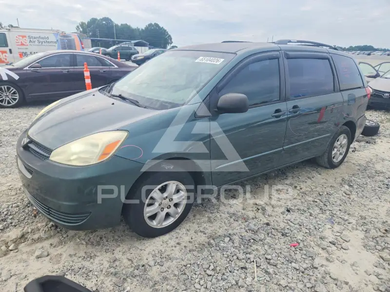 2004 Toyota SIENNA photo