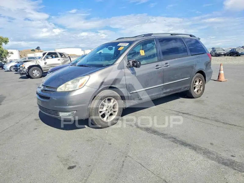 2004 Toyota SIENNA photo
