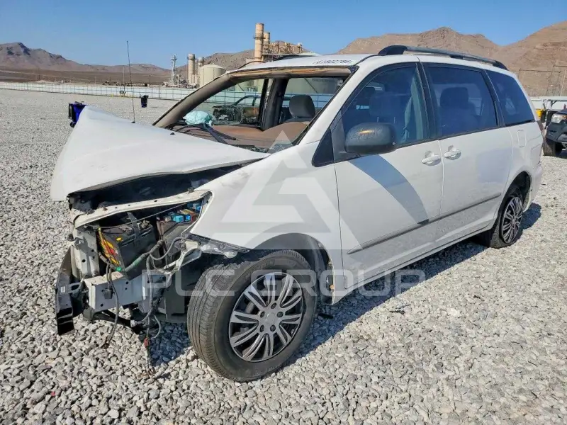 2004 Toyota SIENNA фото