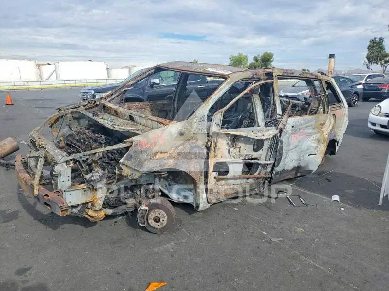 2004 Toyota SIENNA photo
