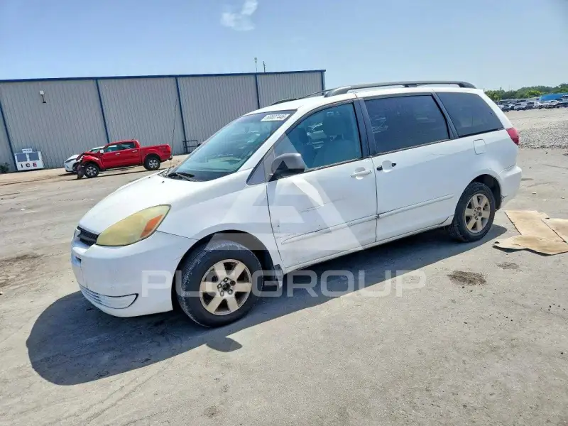 2004 Toyota SIENNA photo