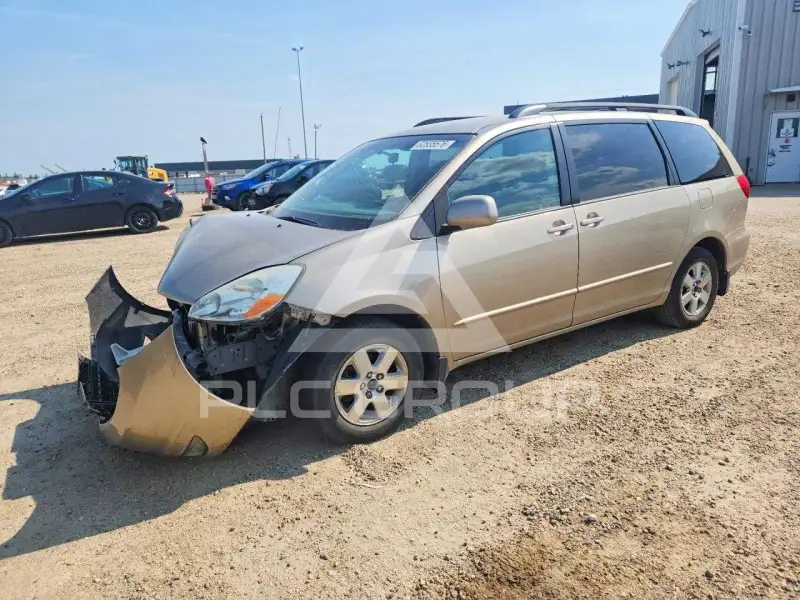 2004 Toyota SIENNA фото