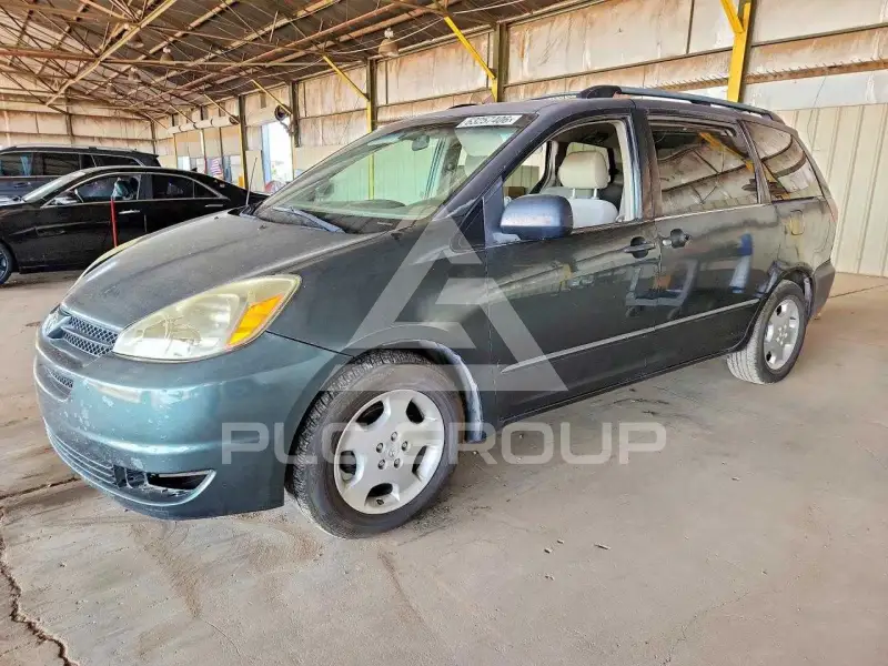 2004 Toyota SIENNA photo