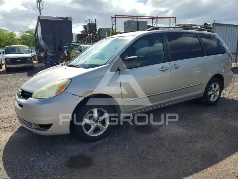 2004 Toyota SIENNA photo