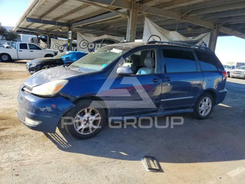 2004 Toyota SIENNA photo