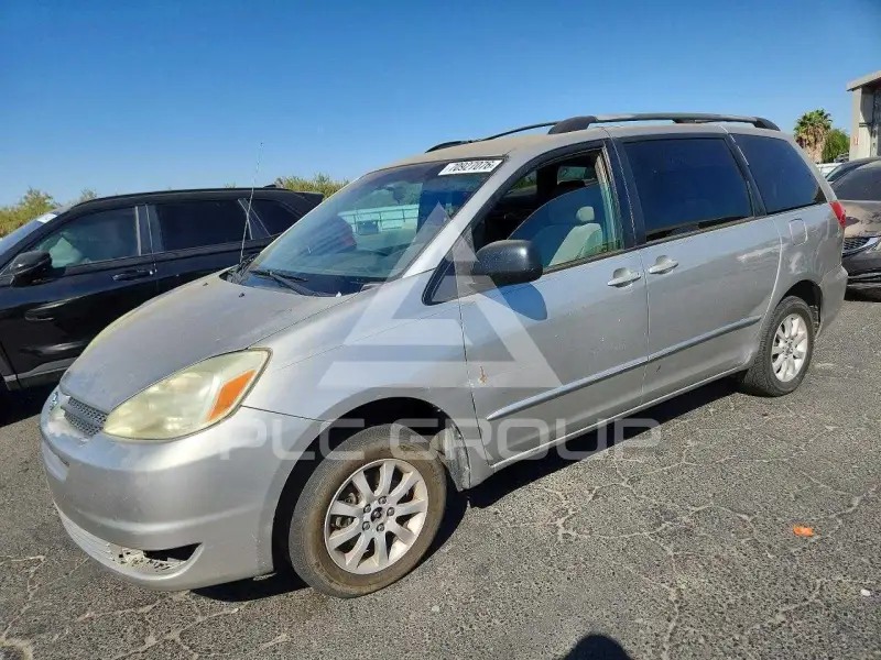 2004 Toyota SIENNA photo