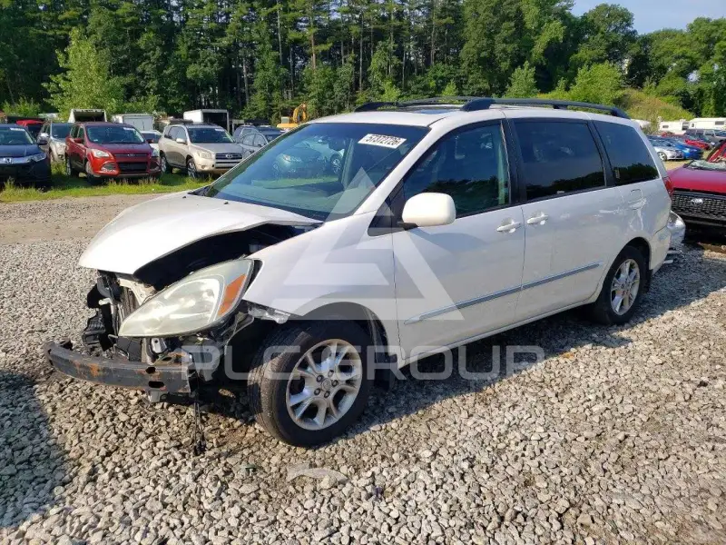 2004 Toyota SIENNA photo