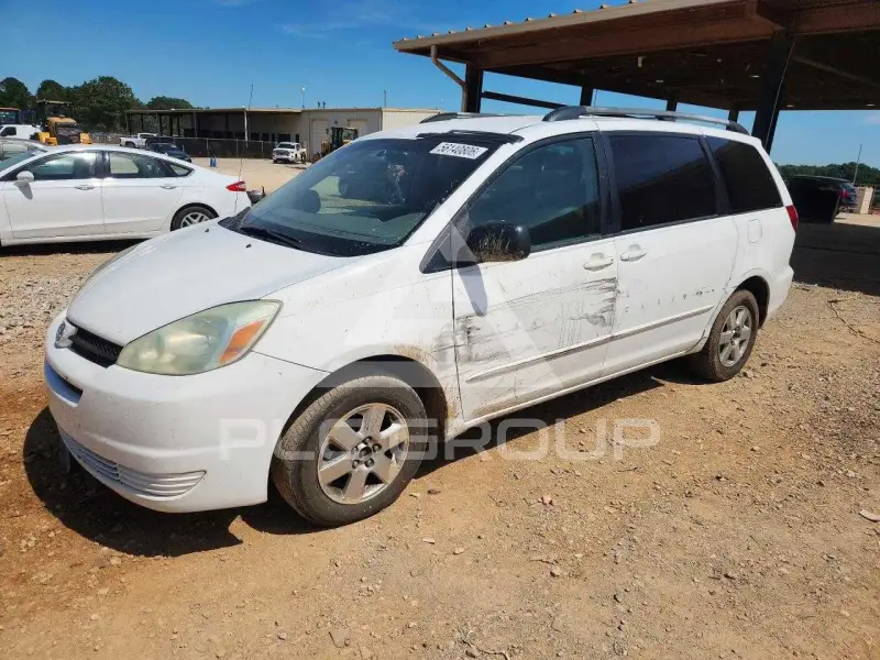 2004 Toyota SIENNA photo