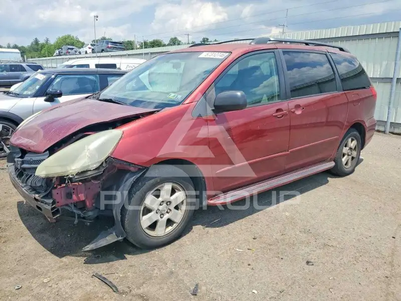 2004 Toyota SIENNA photo