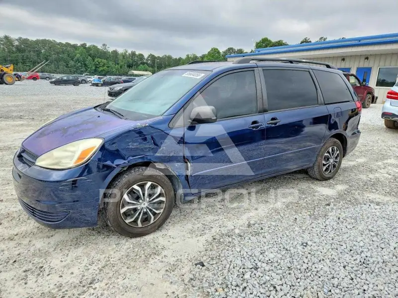 2004 Toyota SIENNA photo