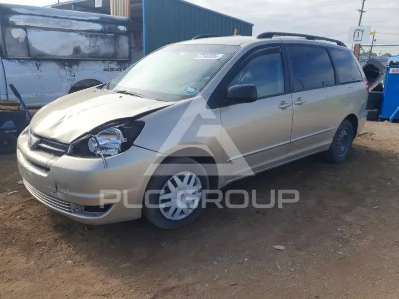 2004 Toyota SIENNA photo