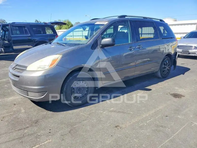 2004 Toyota SIENNA photo