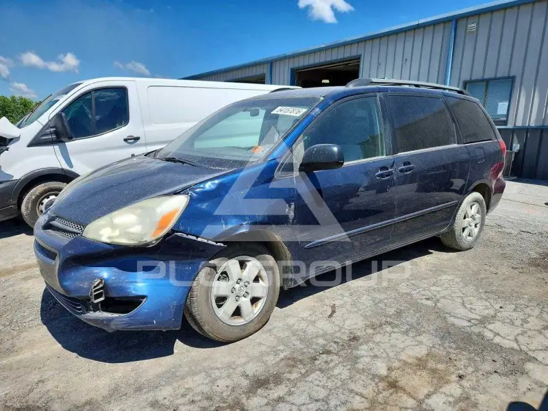 2004 Toyota SIENNA photo