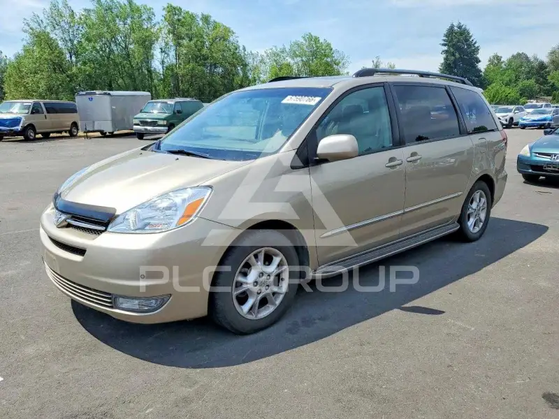 2004 Toyota SIENNA photo