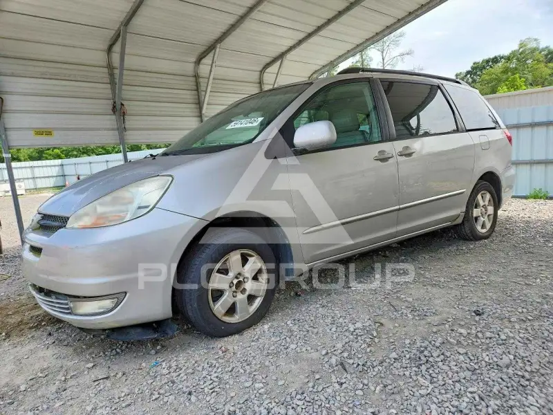2004 Toyota SIENNA photo