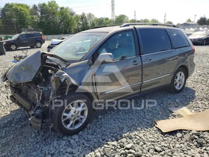 2004 Toyota SIENNA фото