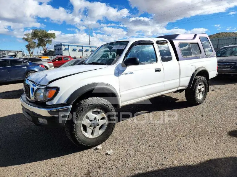 2004 Toyota TACOMA photo