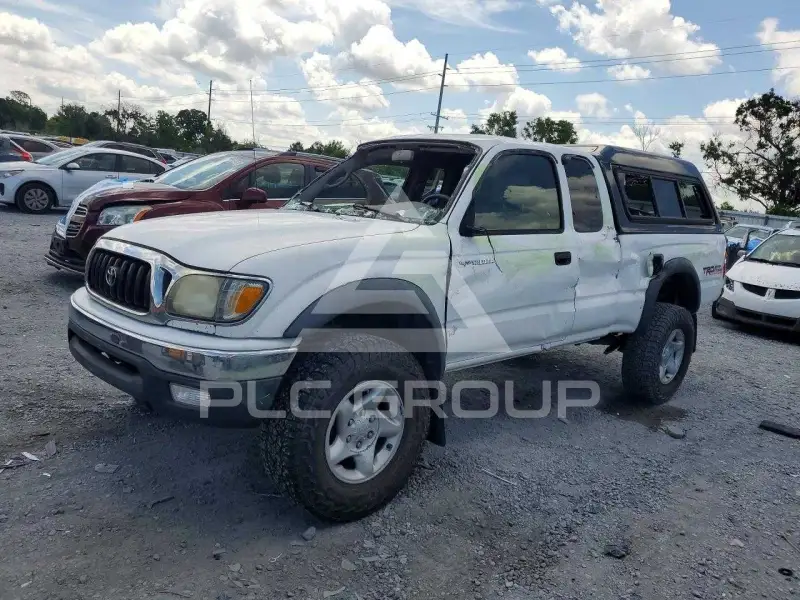 2004 Toyota TACOMA photo