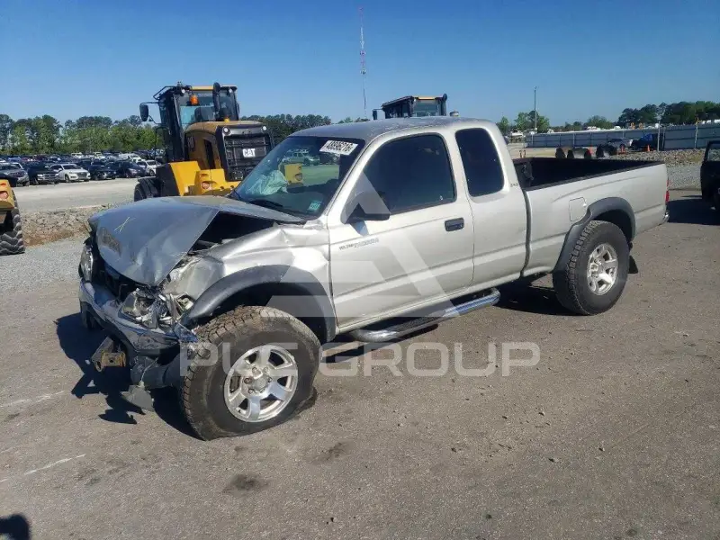 2004 Toyota TACOMA photo