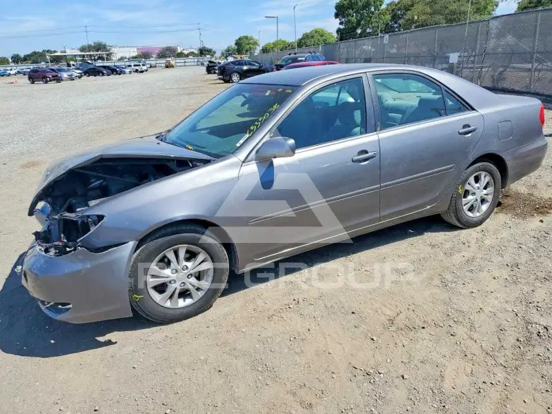 2004 Toyota CAMRY фото