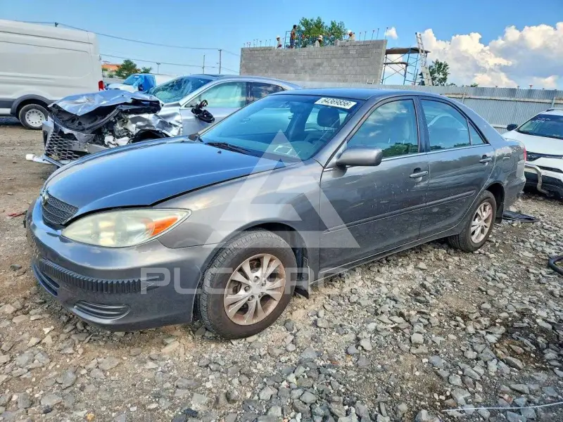 2004 Toyota CAMRY photo