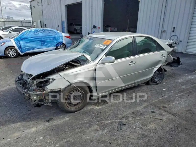 2004 Toyota CAMRY фото