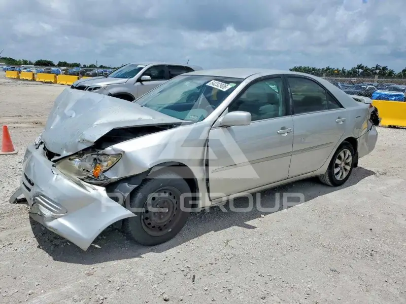 2004 Toyota CAMRY photo