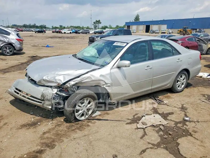 2004 Toyota CAMRY фото