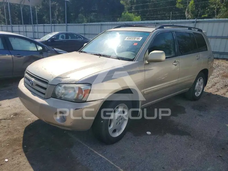 2004 Toyota Highlander photo