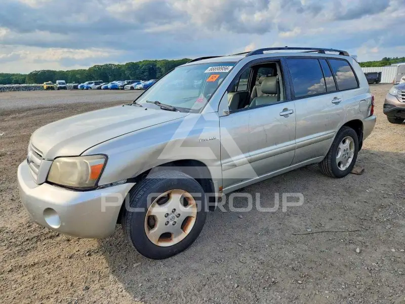 2004 Toyota Highlander photo