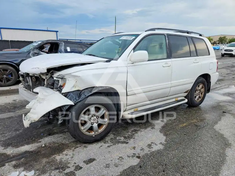 2004 Toyota Highlander photo