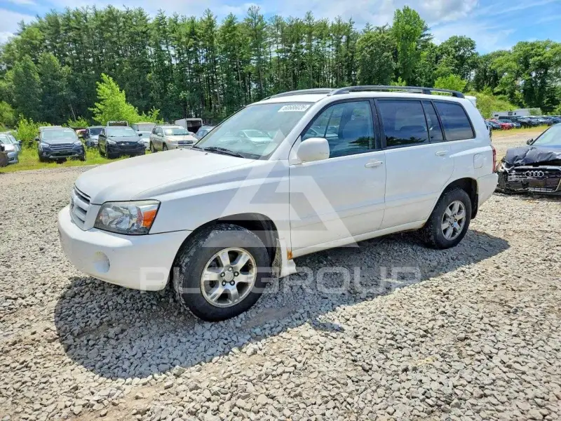 2004 Toyota Highlander photo