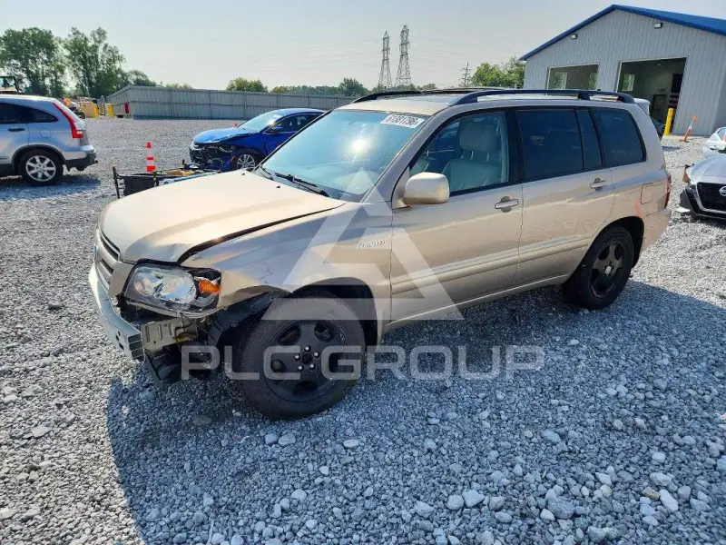 2004 Toyota Highlander photo