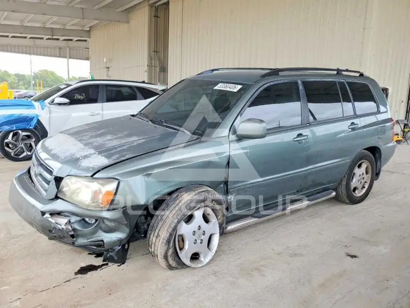 2004 Toyota Highlander photo