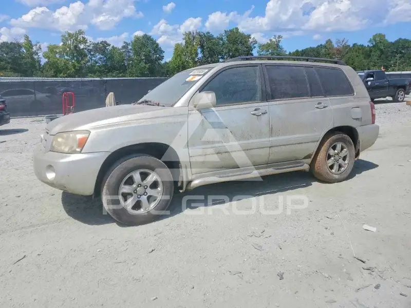 2004 Toyota Highlander photo