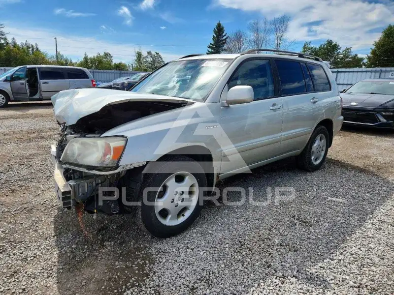 2004 Toyota Highlander photo