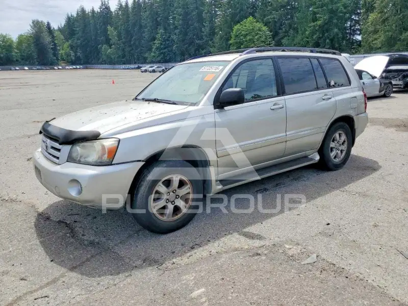 2004 Toyota Highlander photo