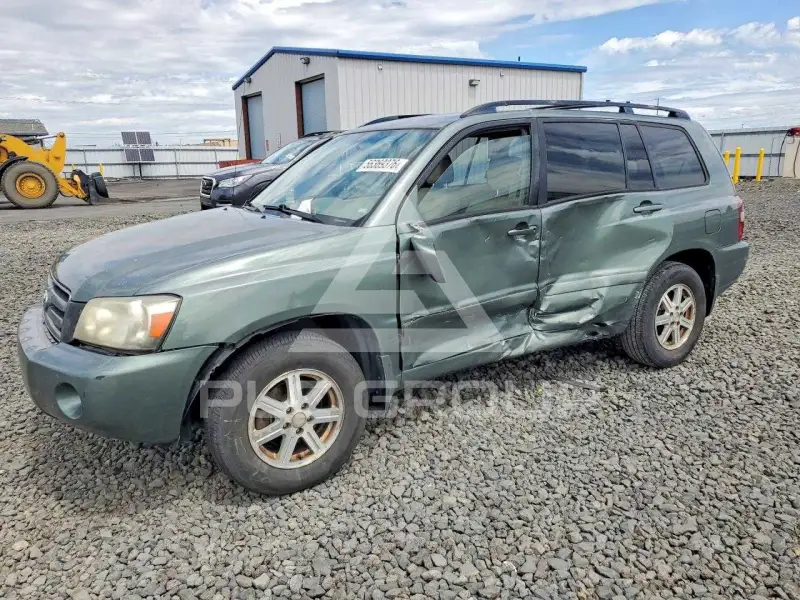 2004 Toyota Highlander photo