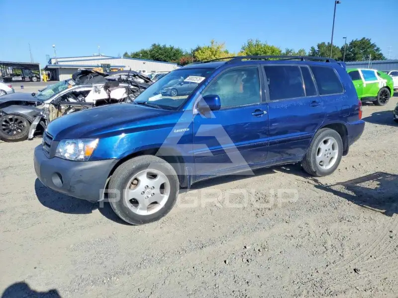 2004 Toyota Highlander photo