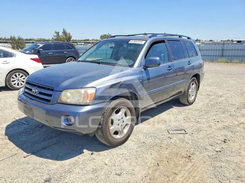 2004 Toyota Highlander photo