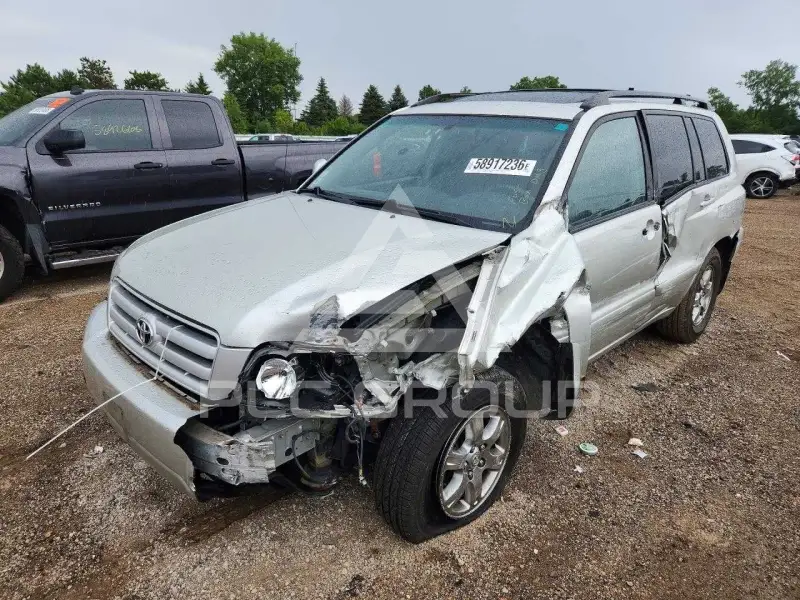 2004 Toyota Highlander photo