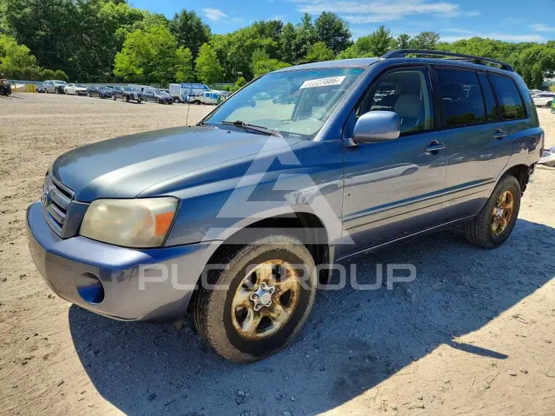 2004 Toyota Highlander photo