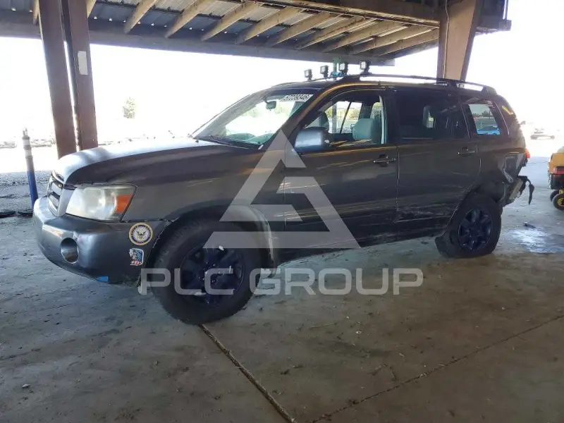 2004 Toyota Highlander photo