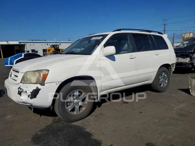 2004 Toyota Highlander photo