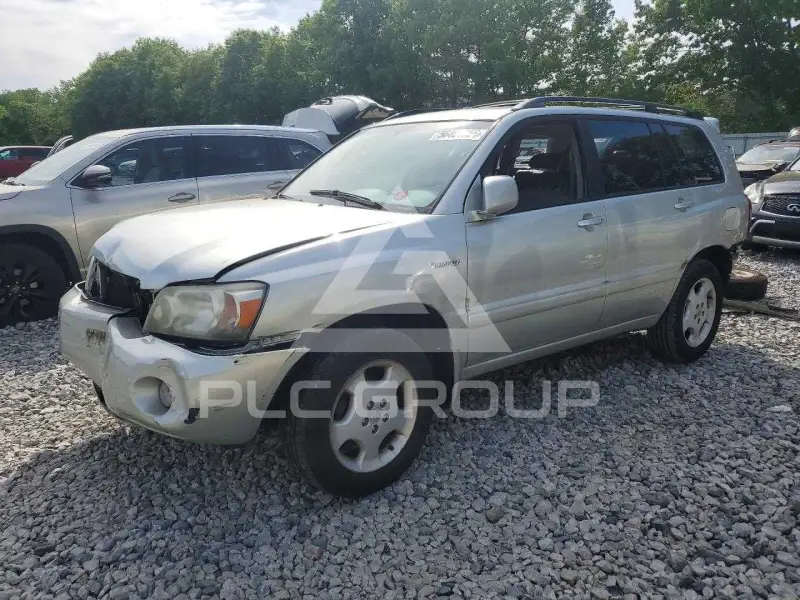 2004 Toyota Highlander photo