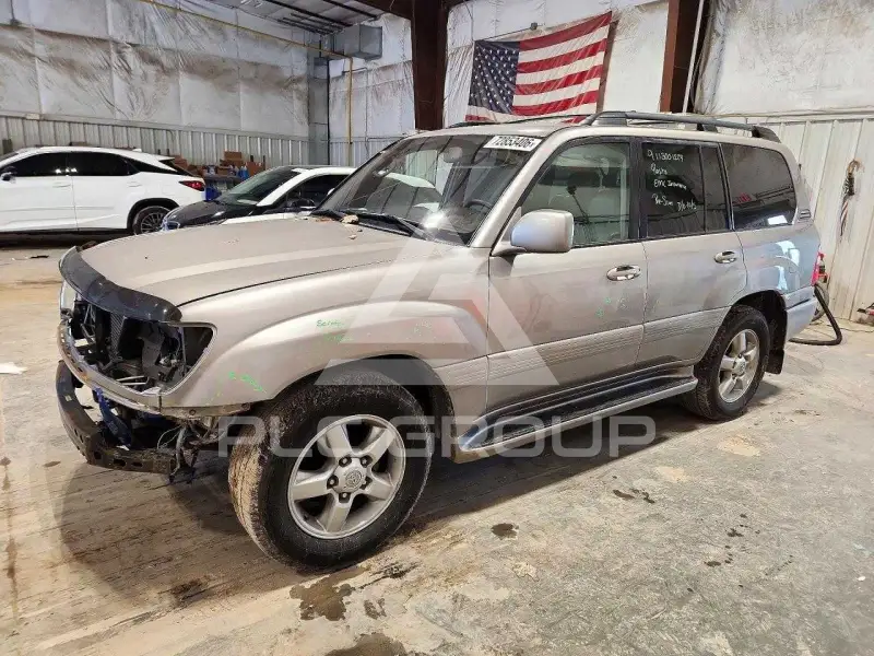 2004 Toyota LAND CRUISER photo