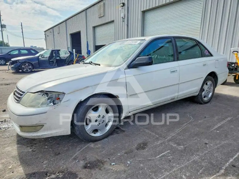 2004 Toyota AVALON photo