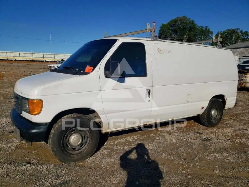 2004 Ford E-150 фото