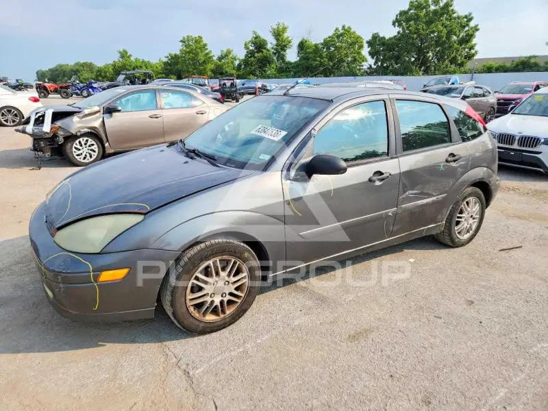 2004 Ford FOCUS photo