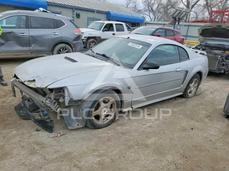 2004 Ford MUSTANG photo